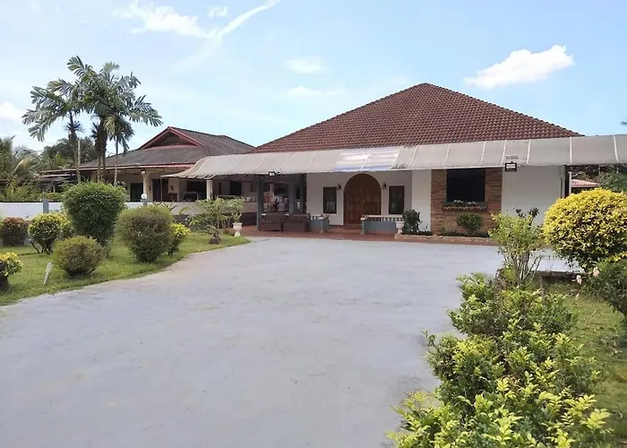 Spacious Bungalow With Large Outdoor In Sabah