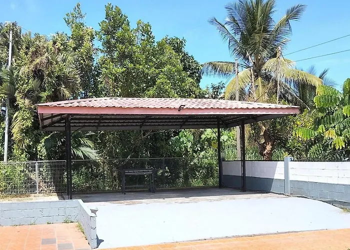 Spacious Bungalow With Large Outdoor In Sabah