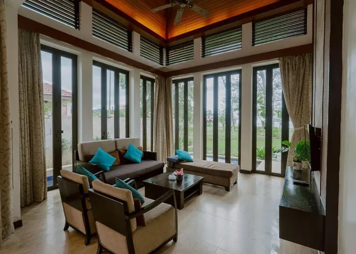 Amore Villa, Karambunai